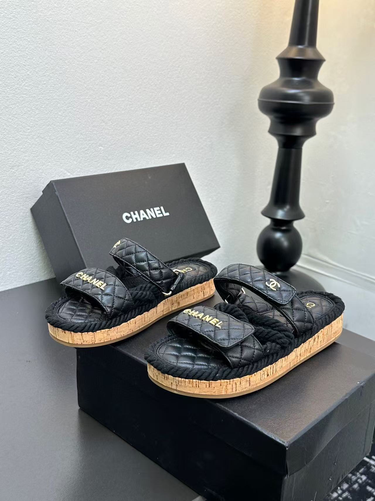 Ch*el slippers women(aaa)-027