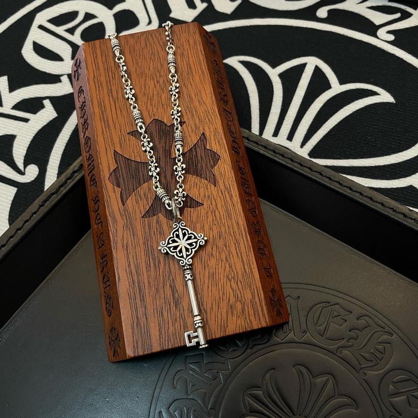 Ch**me He**ts necklace-099