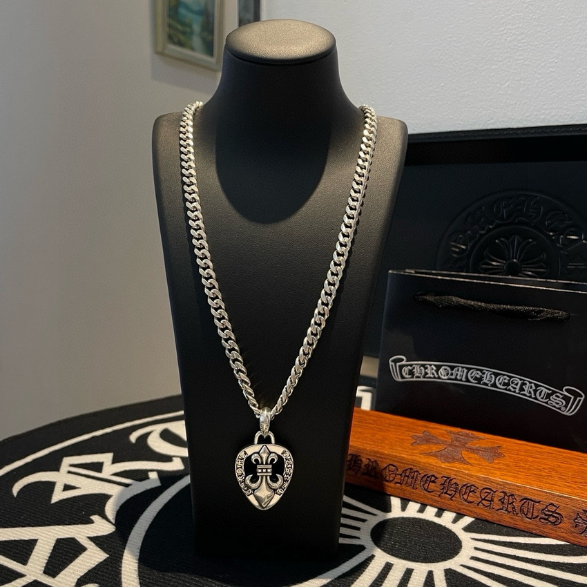 Ch**me He**ts necklace-102