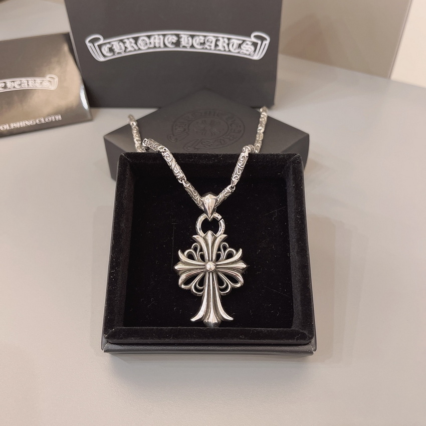 Ch**me He**ts necklace-025