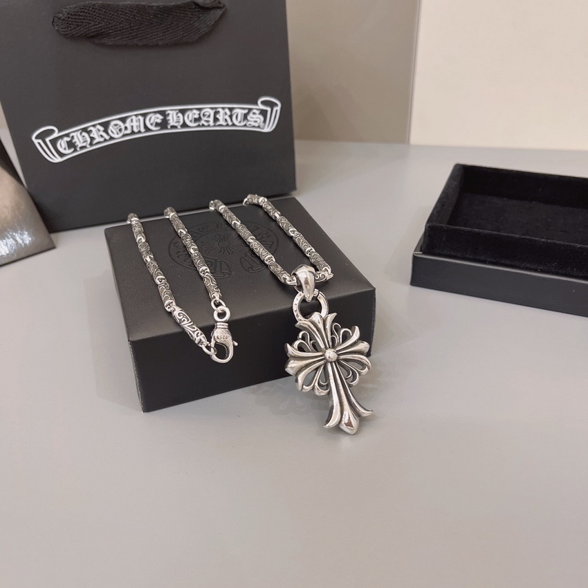 Ch**me He**ts necklace-025