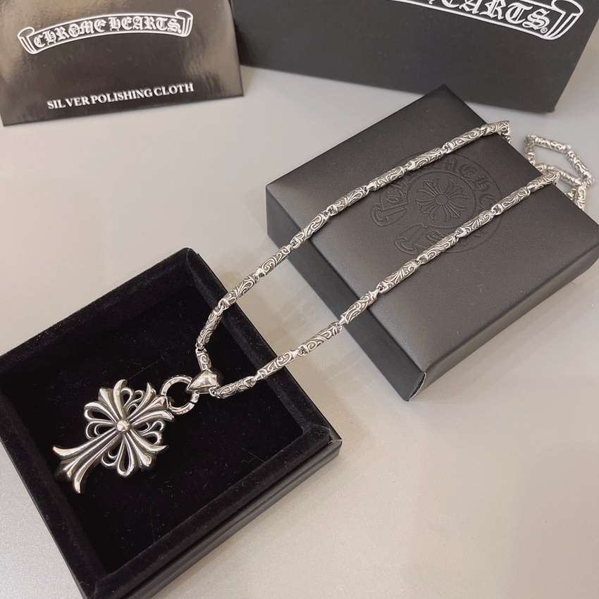 Ch**me He**ts necklace-025