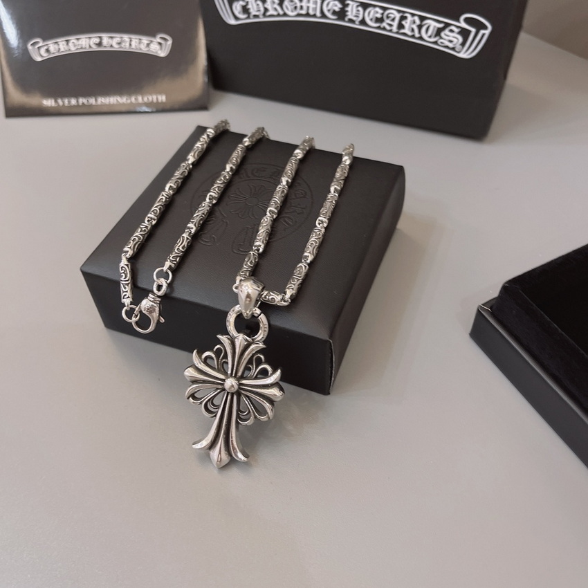Ch**me He**ts necklace-025