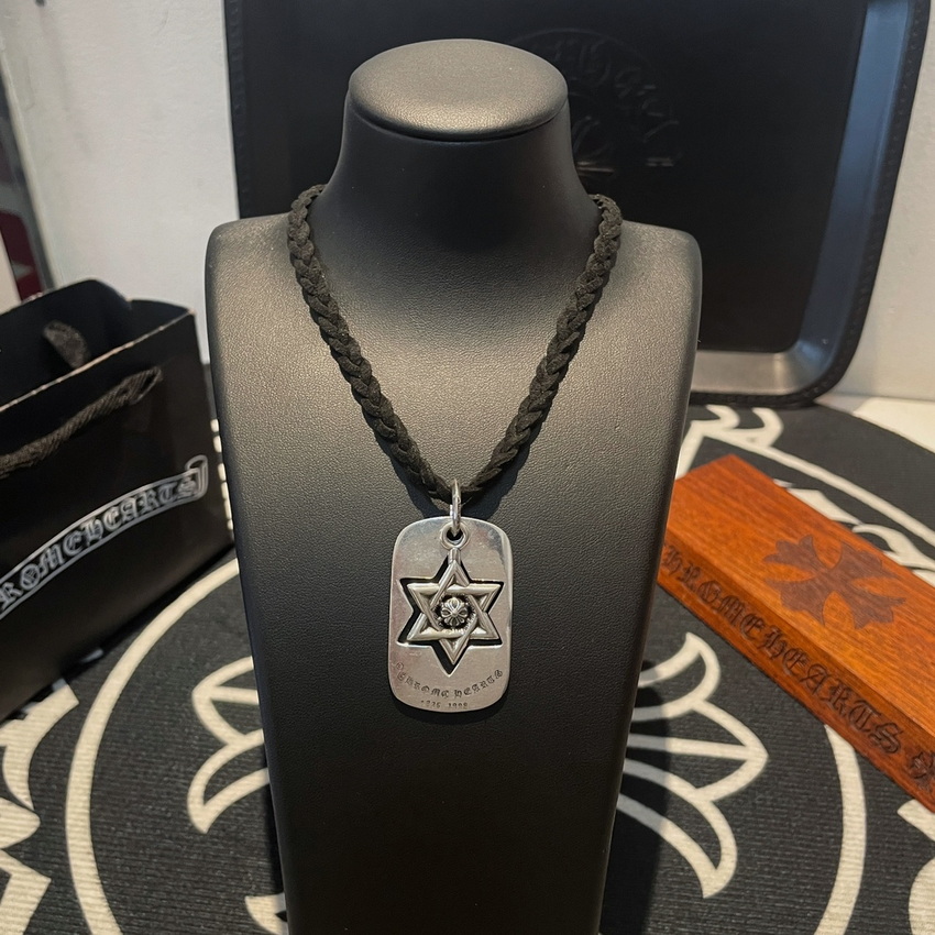 Ch**me He**ts necklace-035
