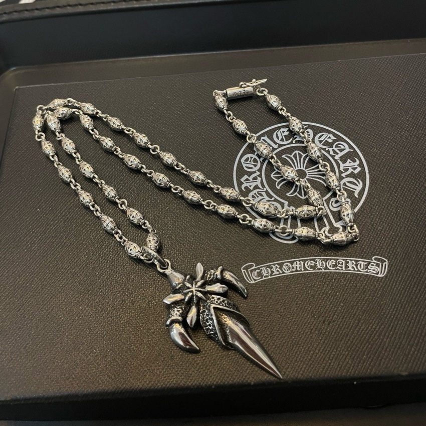 Ch**me He**ts necklace-037