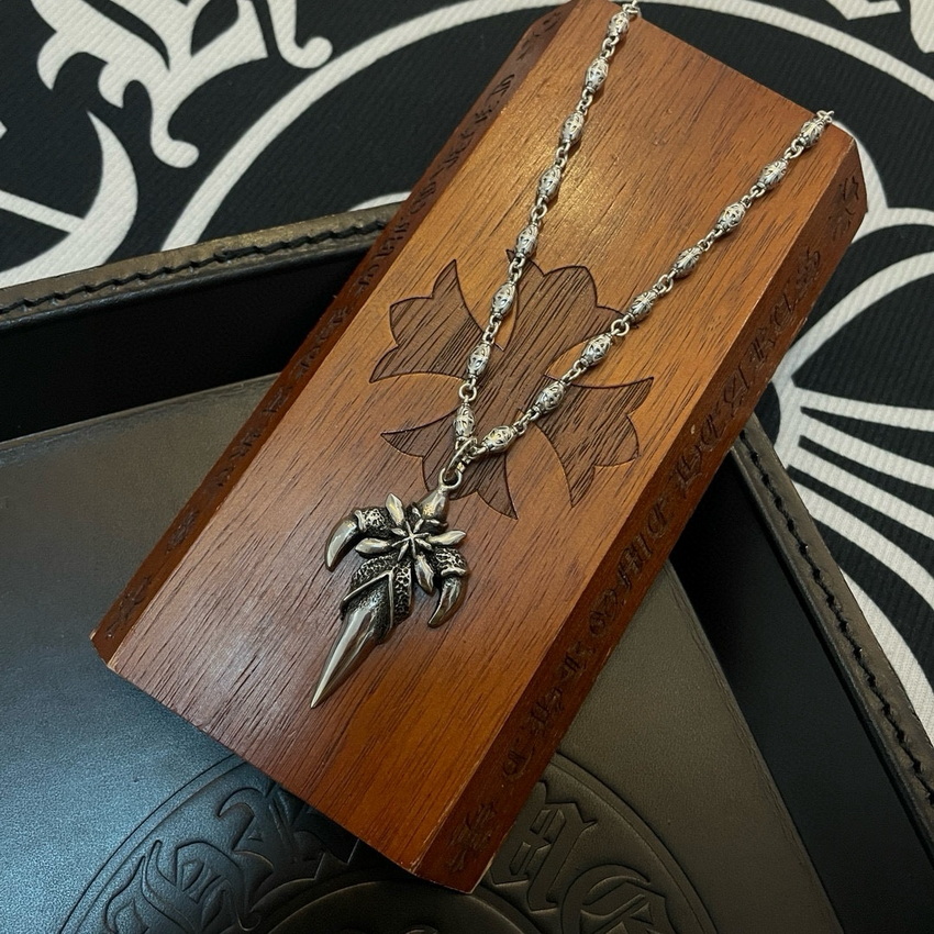 Ch**me He**ts necklace-037