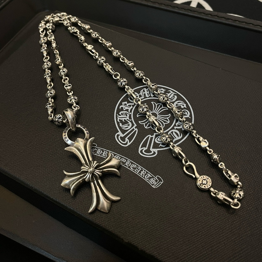 Ch**me He**ts necklace-039
