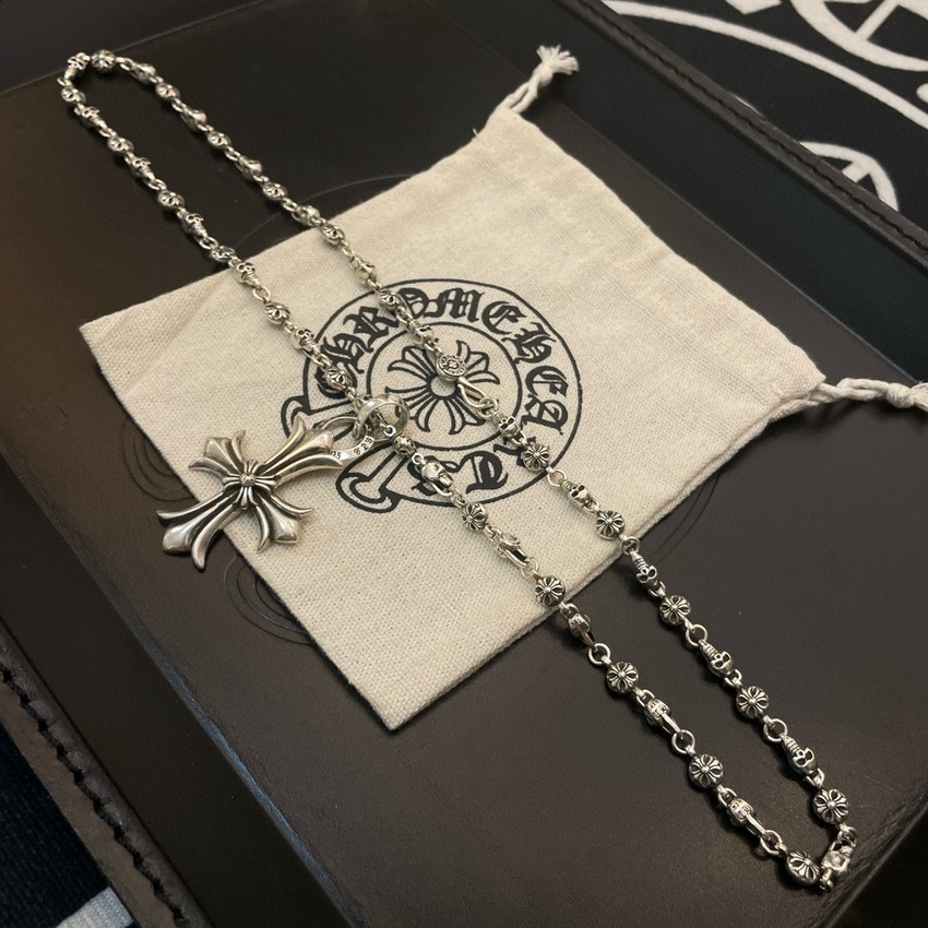 Ch**me He**ts necklace-039