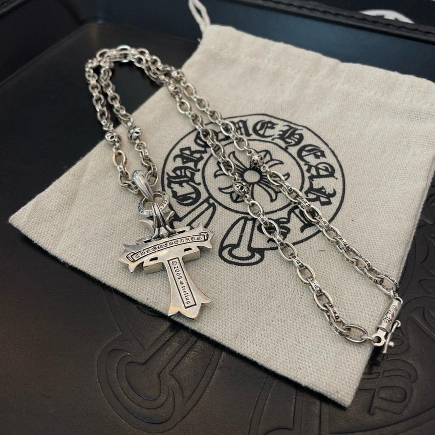 Ch**me He**ts necklace-042
