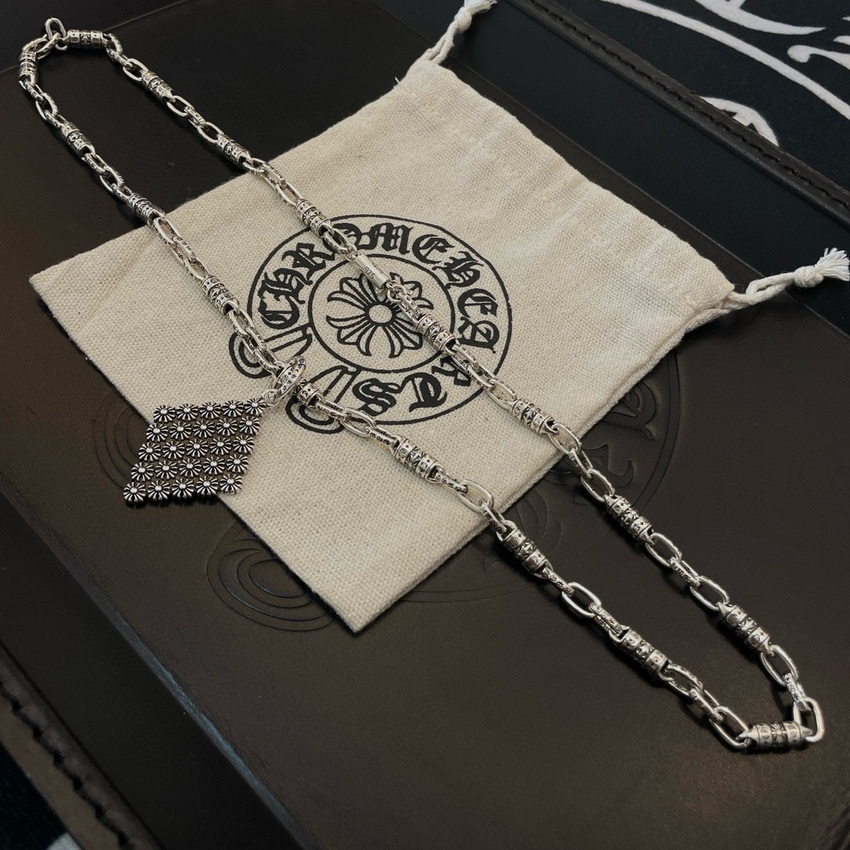 Ch**me He**ts necklace-045
