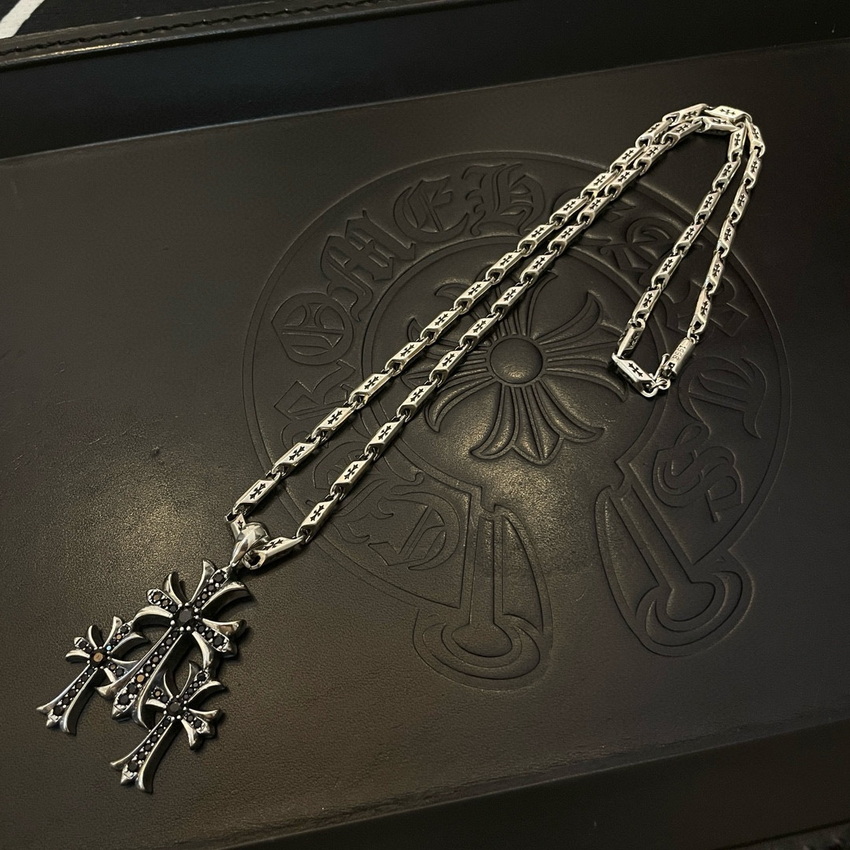 Ch**me He**ts necklace-054