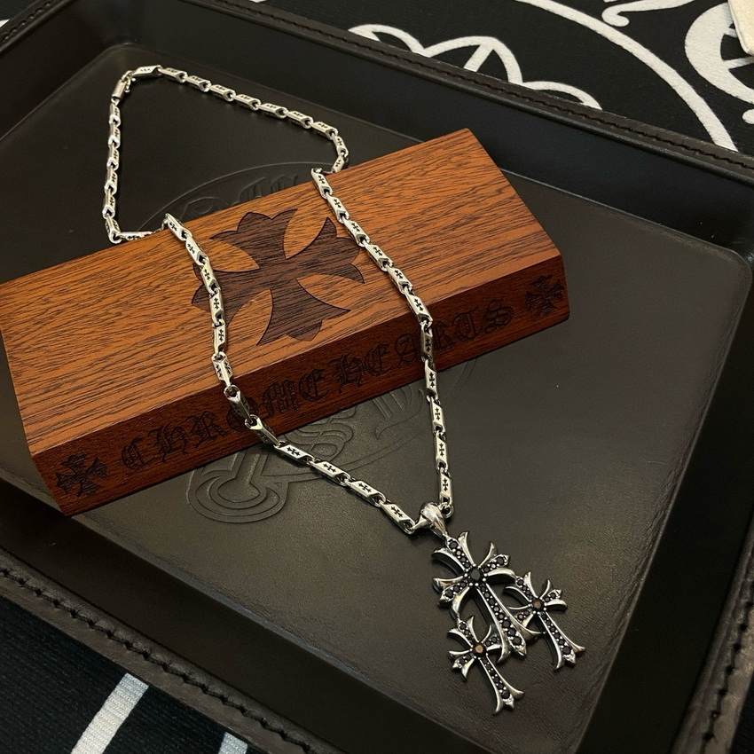 Ch**me He**ts necklace-054