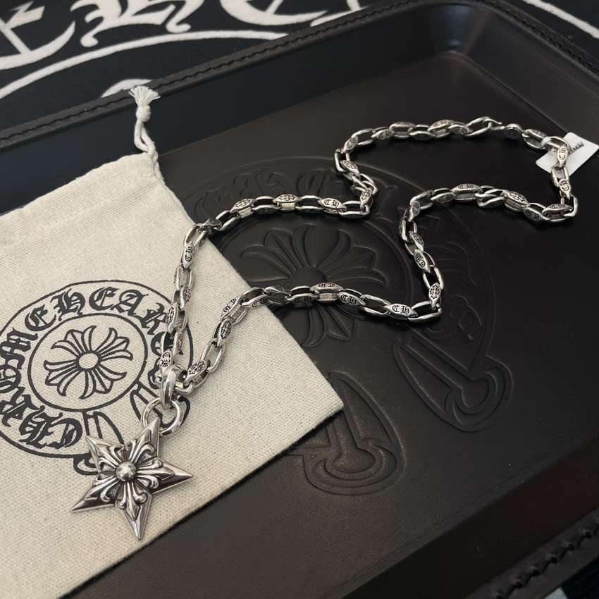 Ch**me He**ts necklace-055