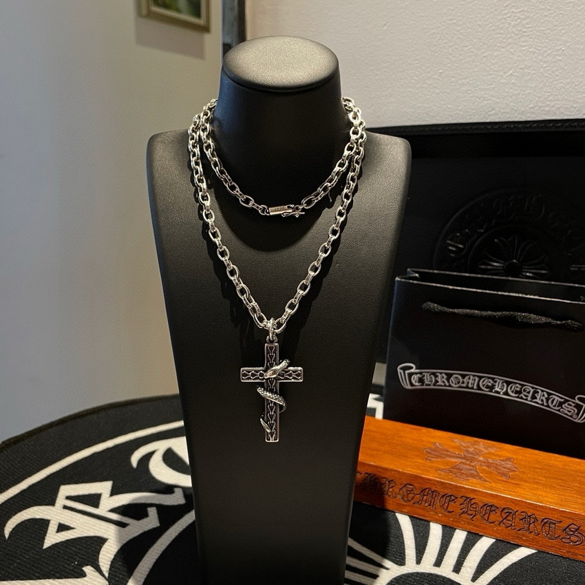 Ch**me He**ts necklace-056