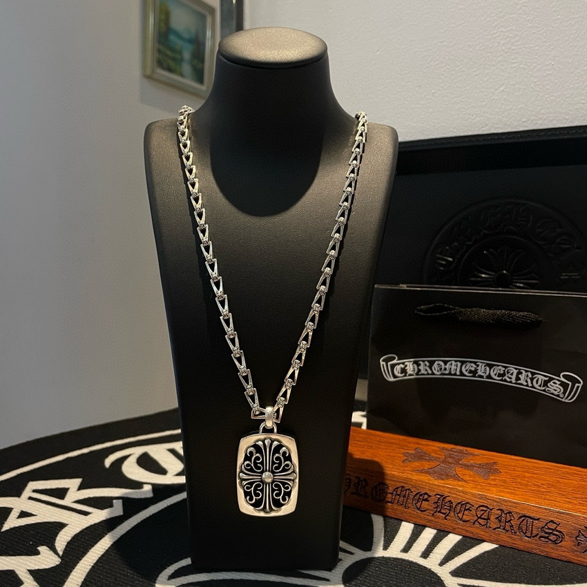 Ch**me He**ts necklace-081