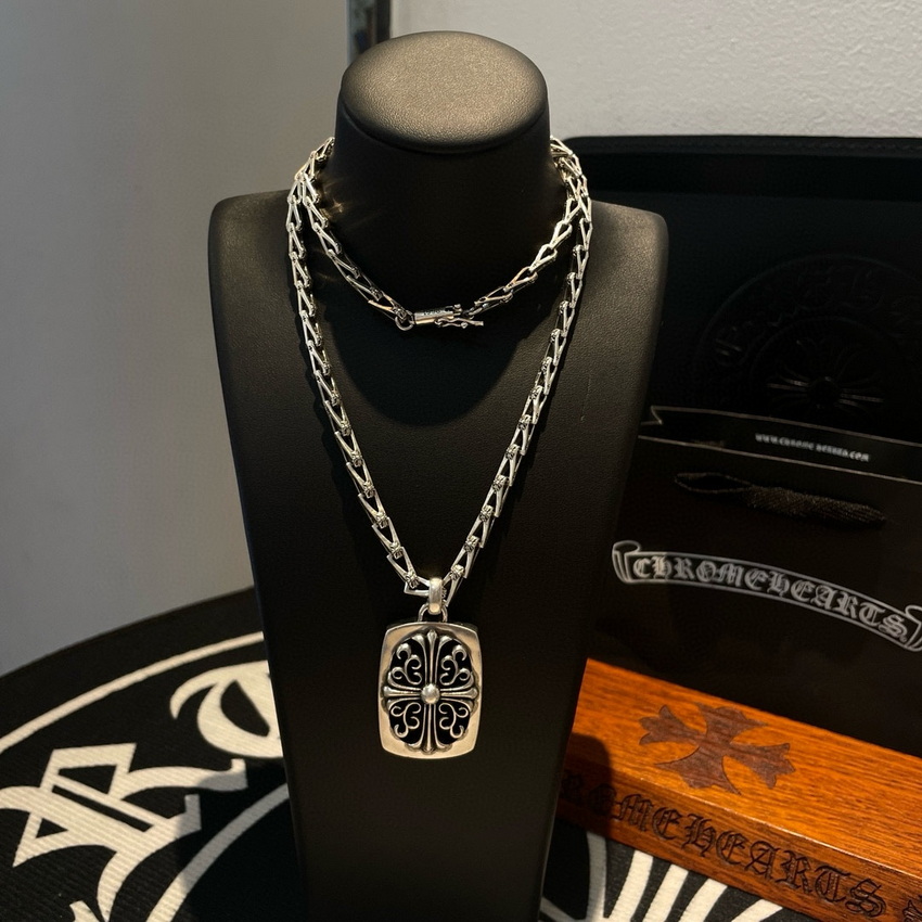 Ch**me He**ts necklace-081