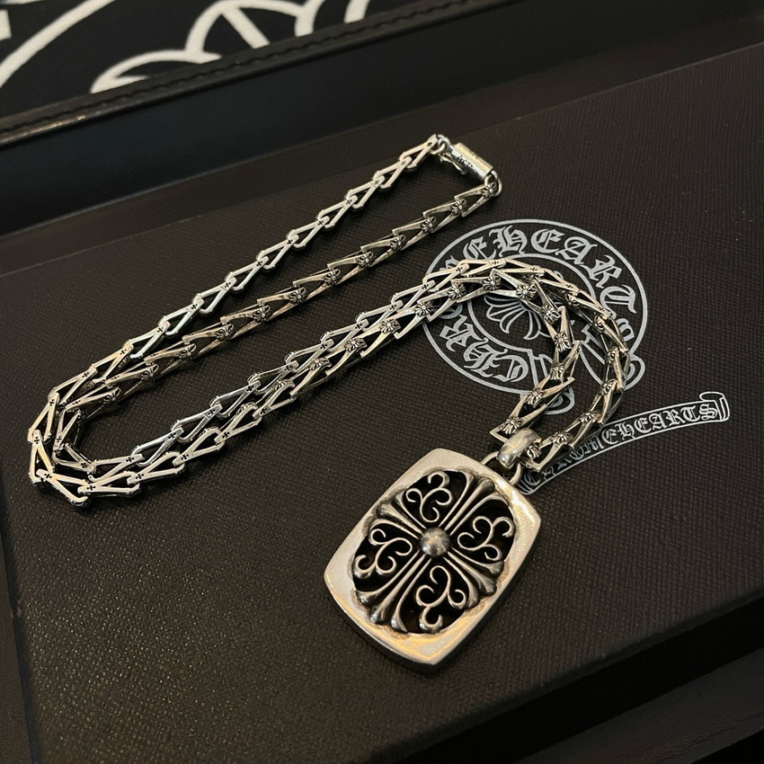 Ch**me He**ts necklace-081