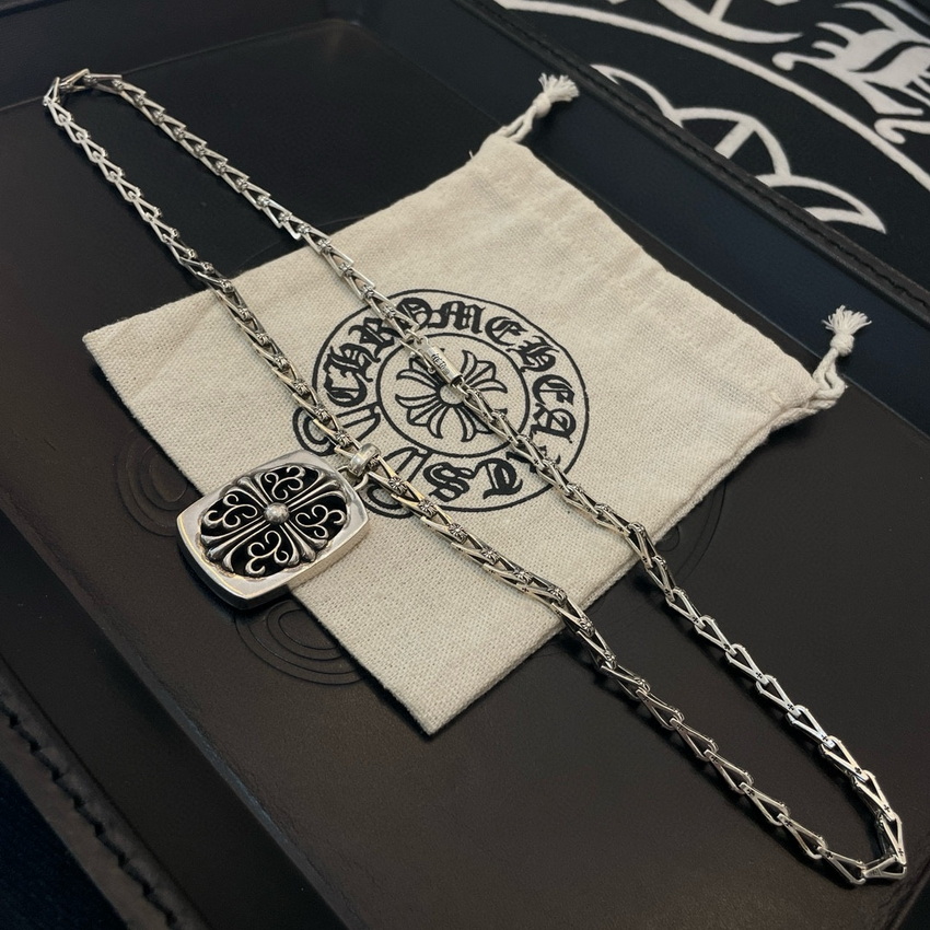 Ch**me He**ts necklace-081