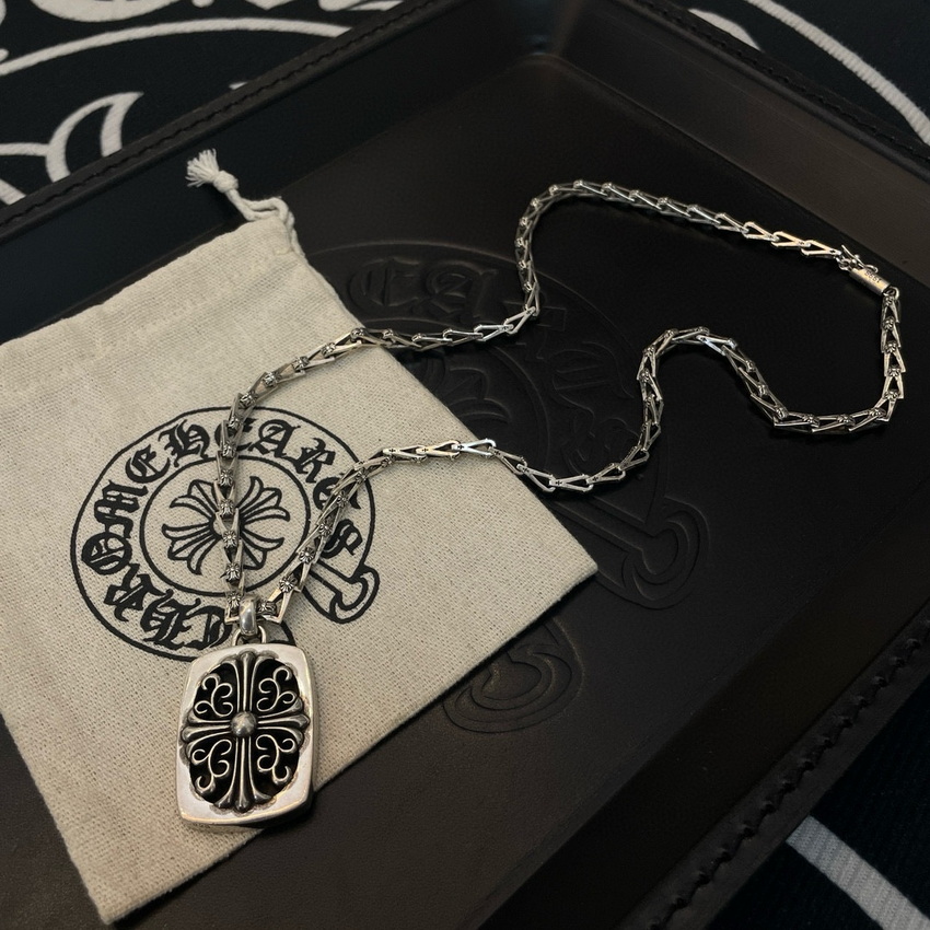 Ch**me He**ts necklace-081