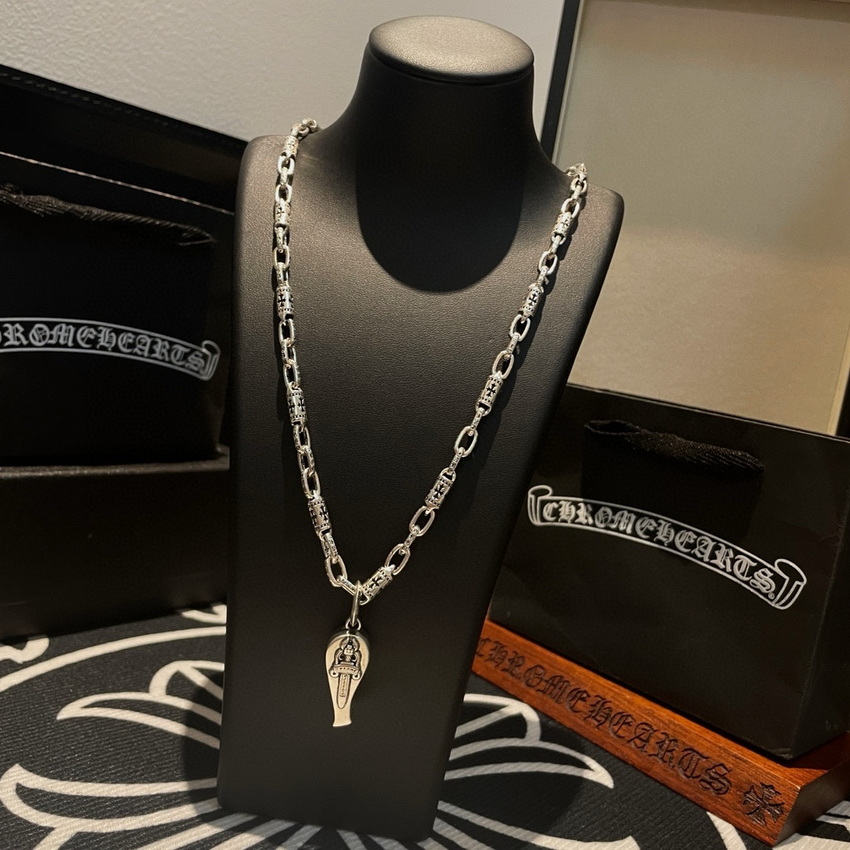 Ch**me He**ts necklace-096