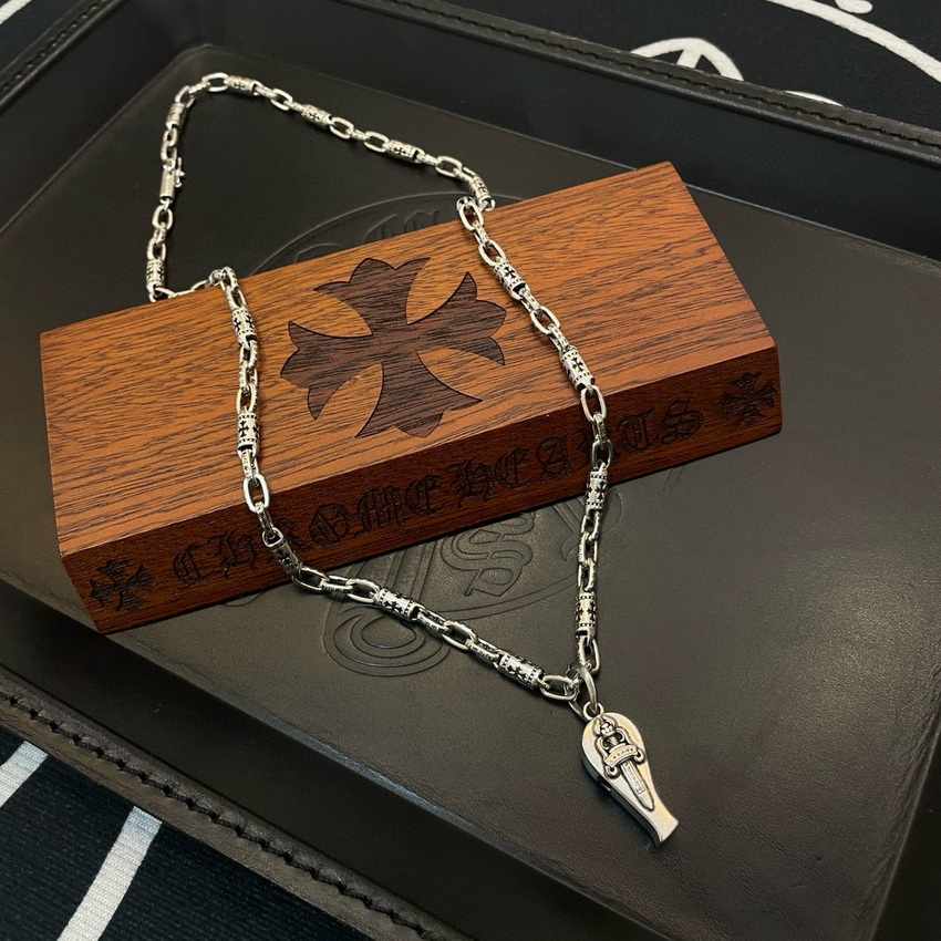 Ch**me He**ts necklace-096