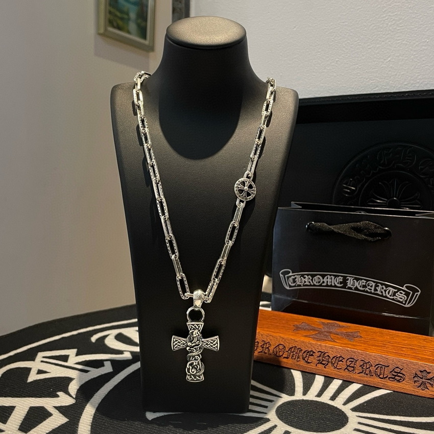 Ch**me He**ts necklace-097