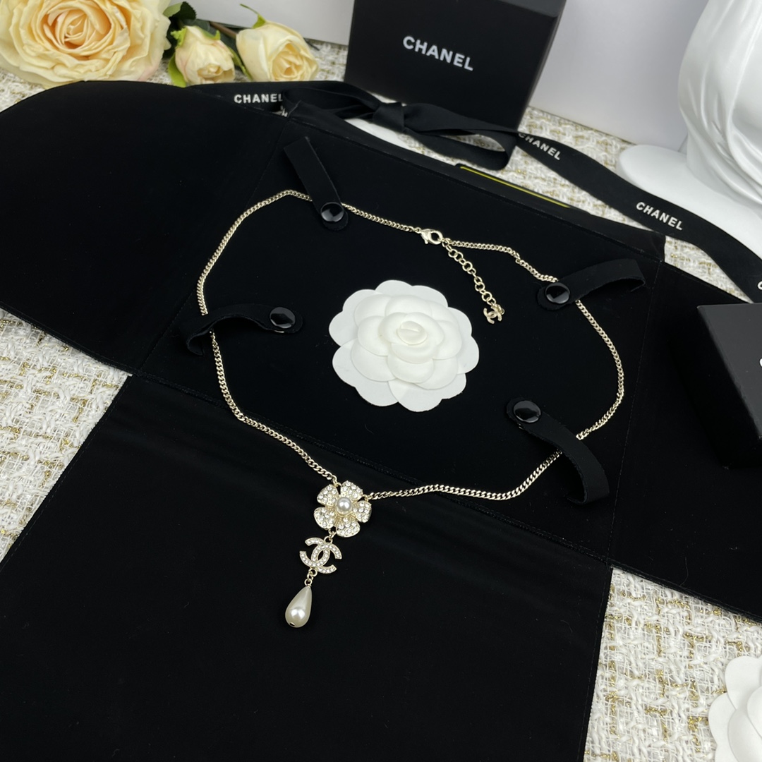 Ch*el necklace-016