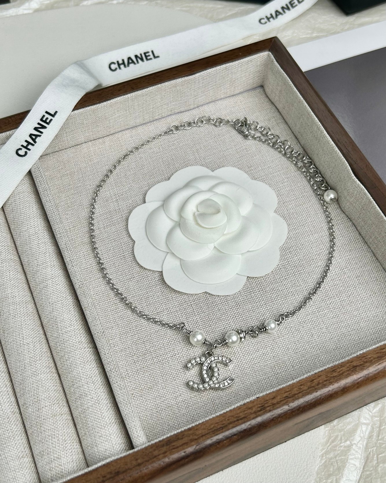 Ch*el necklace-015