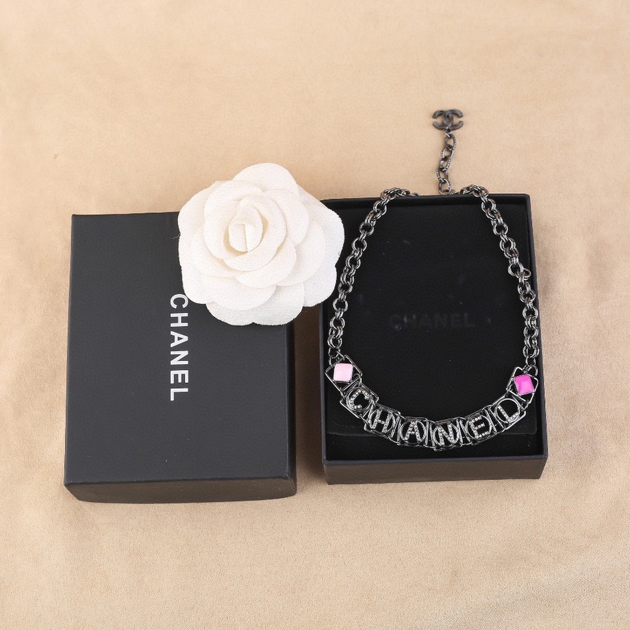 Ch*el necklace-027