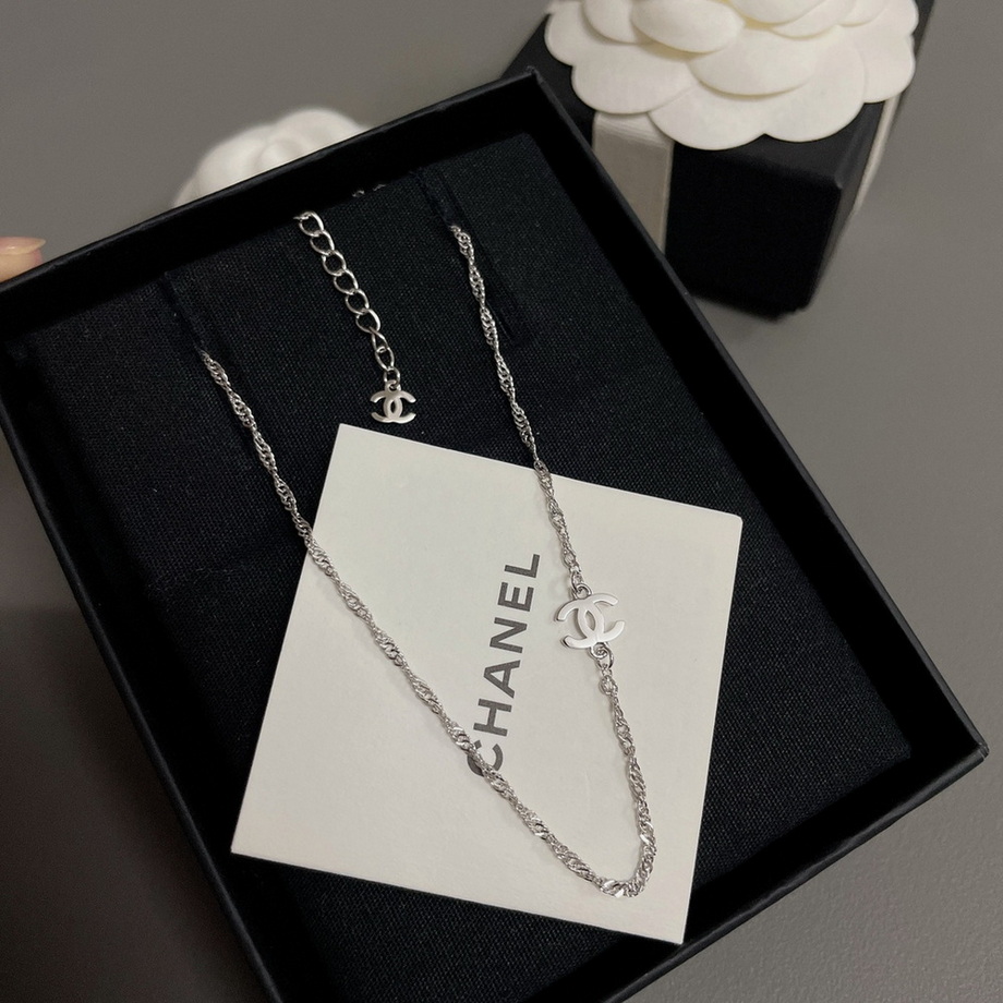 Ch*el necklace-145