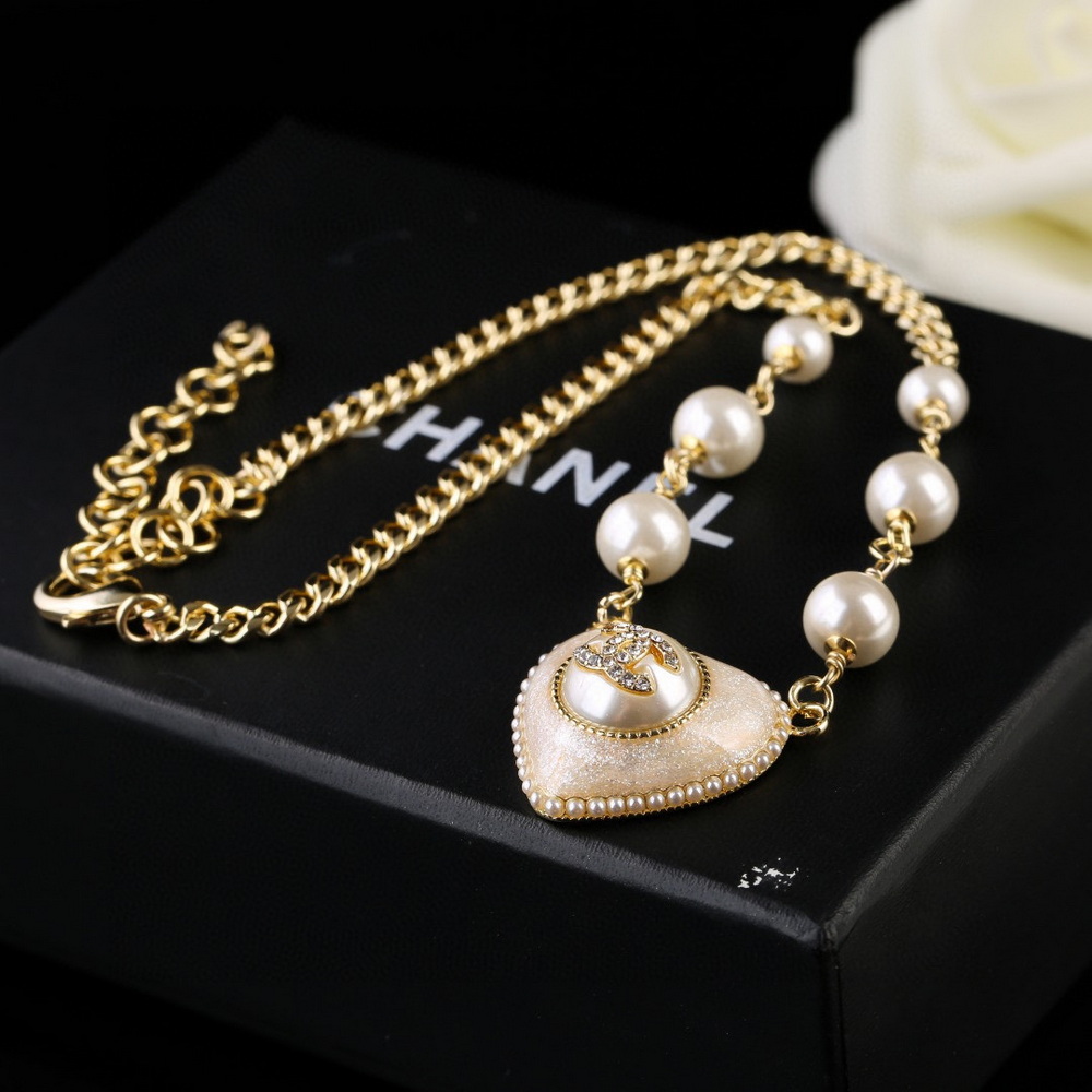 Ch*el necklace-136