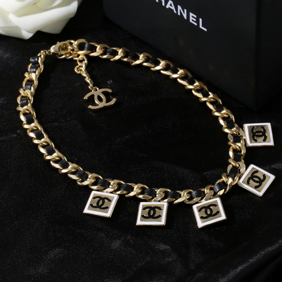Ch*el necklace-373