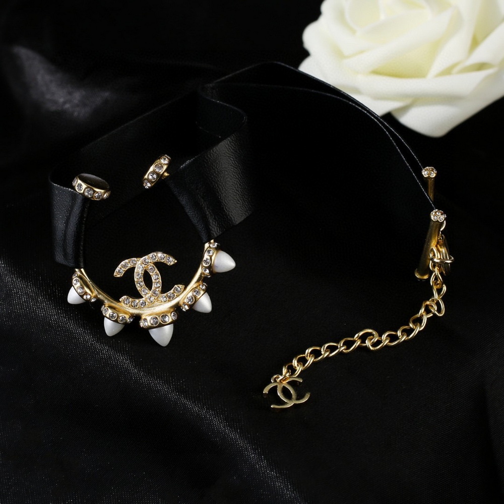 Ch*el necklace-285
