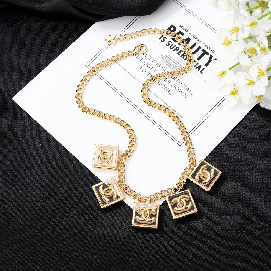Ch*el necklace-366