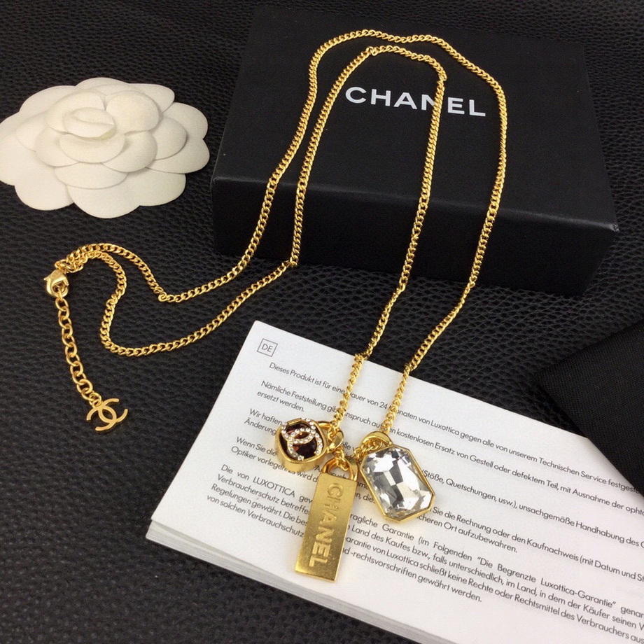 Ch*el necklace-101