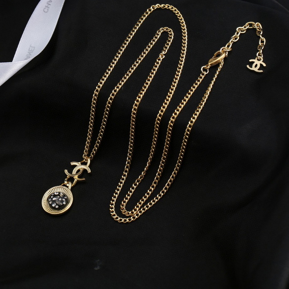 Ch*el necklace-021