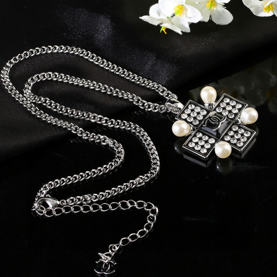 Ch*el necklace-268
