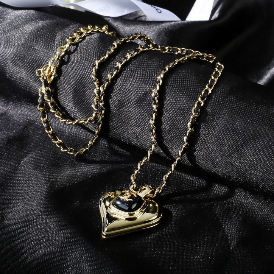 Ch*el necklace-262