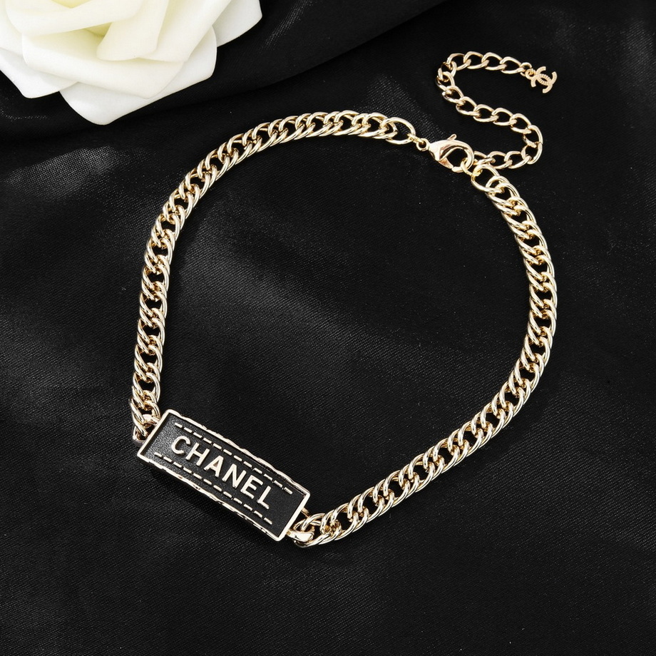 Ch*el necklace-088