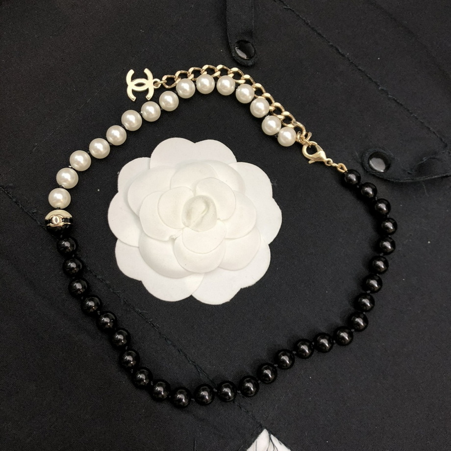 Ch*el necklace-078