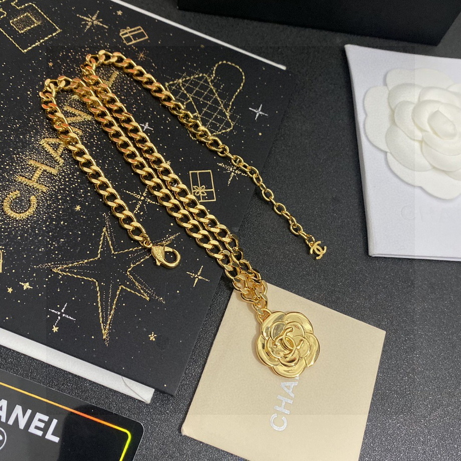 Ch*el necklace-249