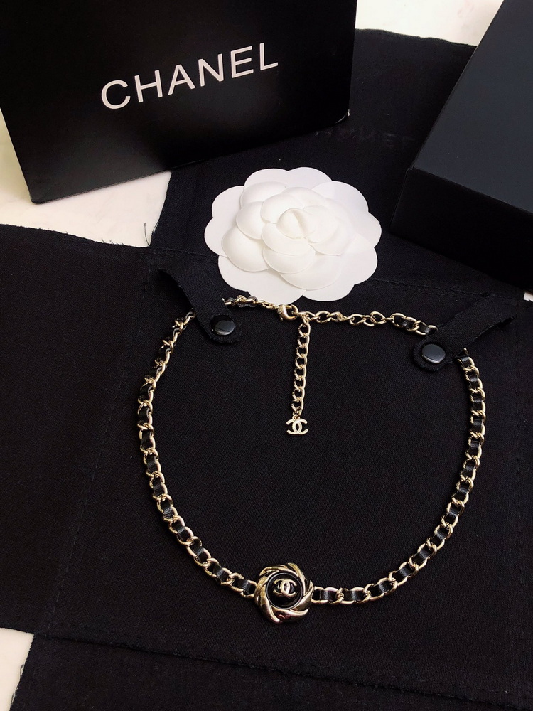 Ch*el necklace-066