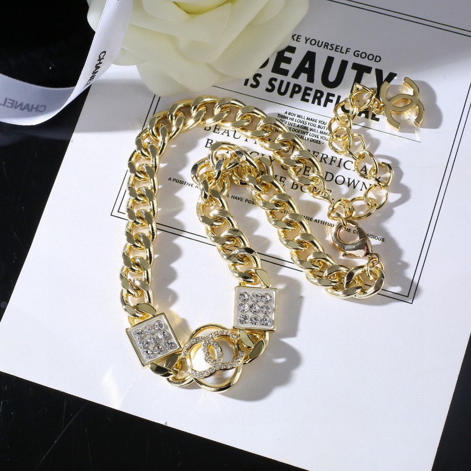 Ch*el necklace-242