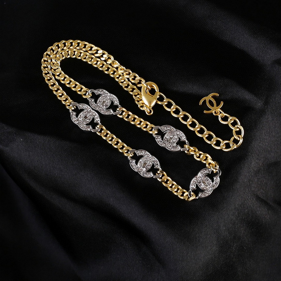 Ch*el necklace-051
