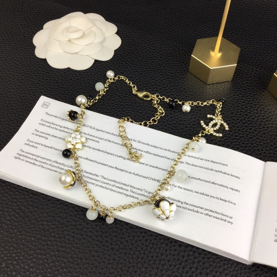 Ch*el necklace-240