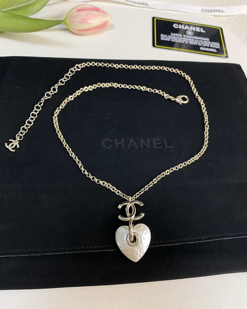 Ch*el necklace-205