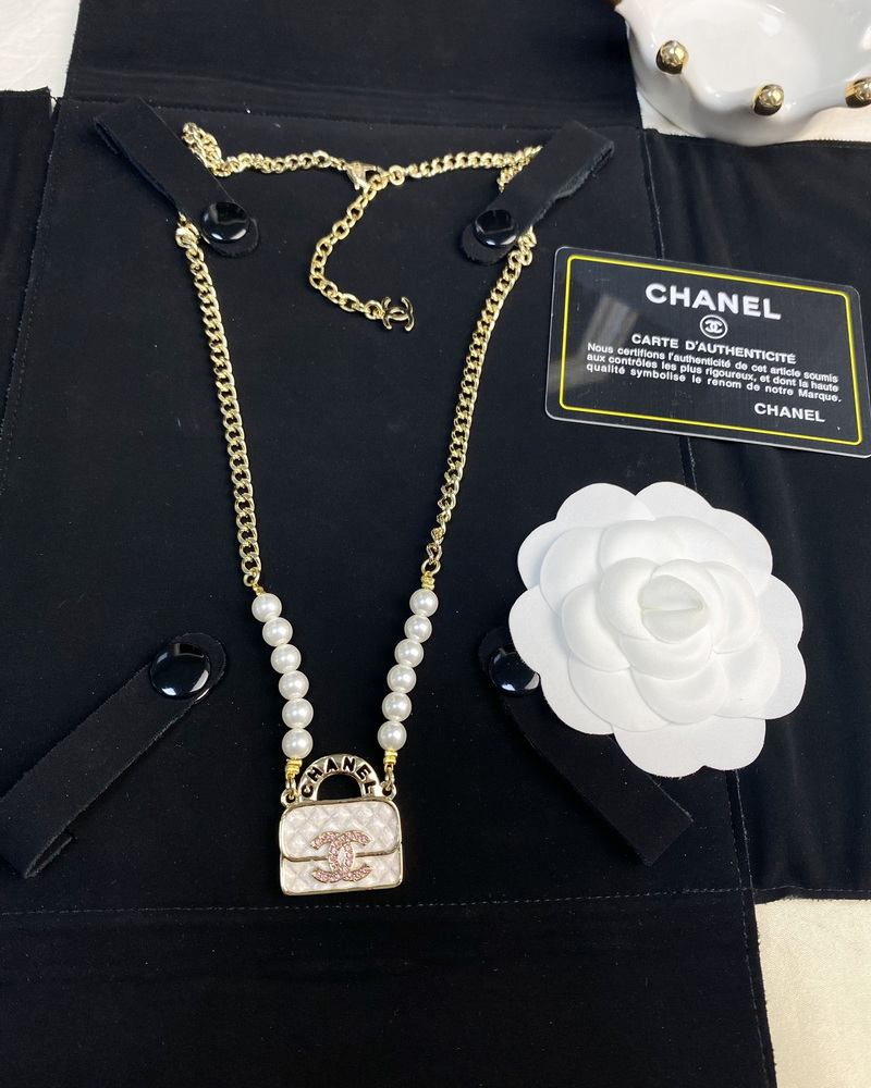 Ch*el necklace-193