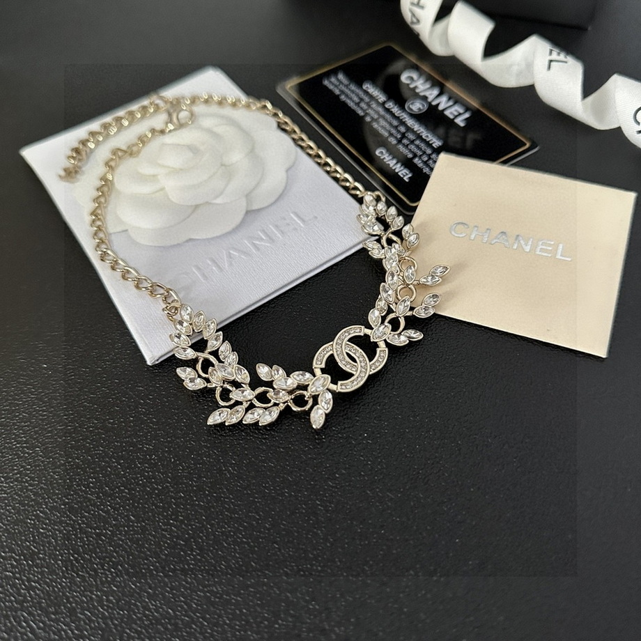 Ch*el necklace-415