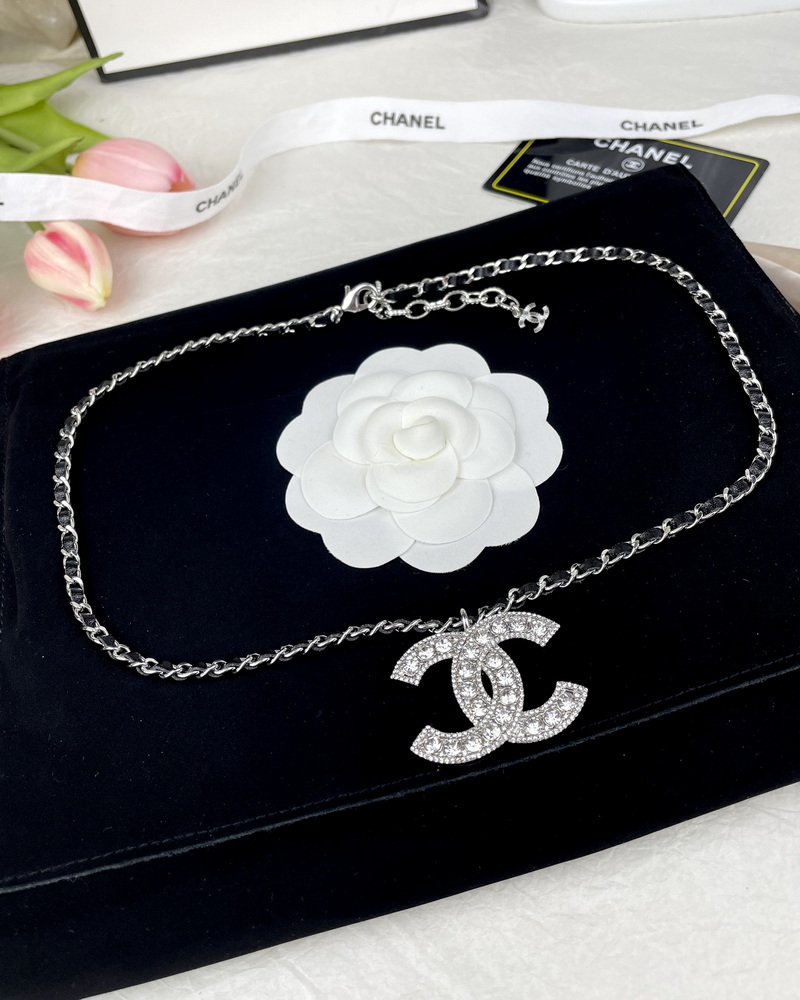 Ch*el necklace-326