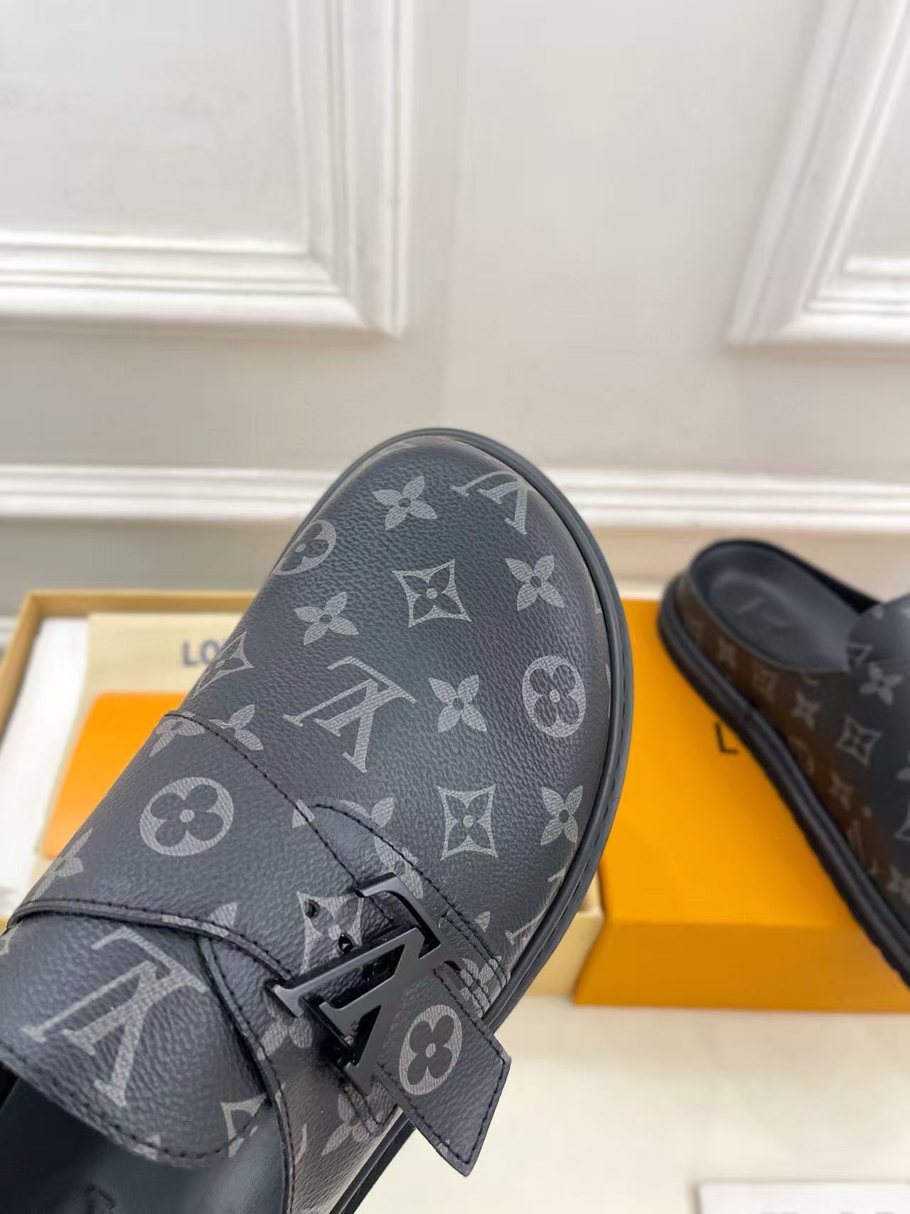 LV Slippers(AAA)-087
